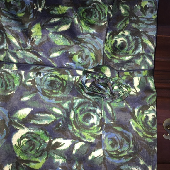 ANN TAYLOR FLORAL DESIGN DRESS - Picture 7 of 12